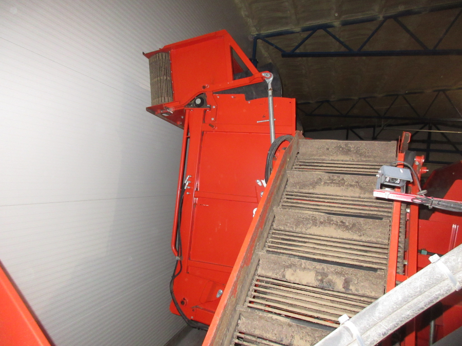 5739 Dewulf GBC Möhrenroder Karottenroder 1 Reihe mit Bunker