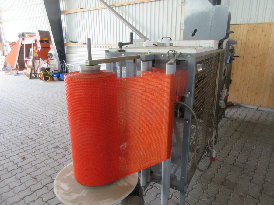 5744 Saclark Netzverpackungsmaschine mit Daumar Wiegemaschine