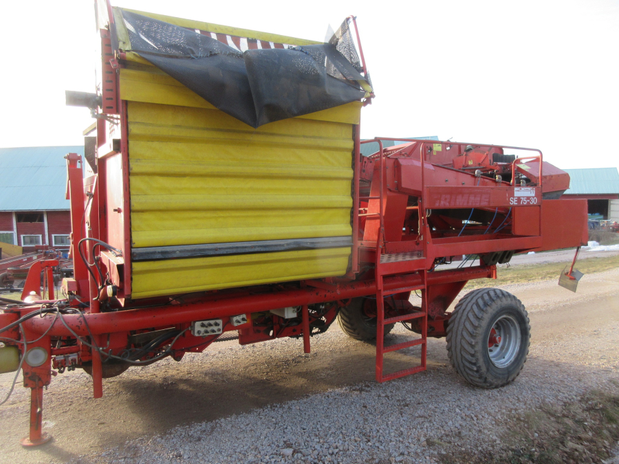 5797 Grimme SE75-30 potato harvester