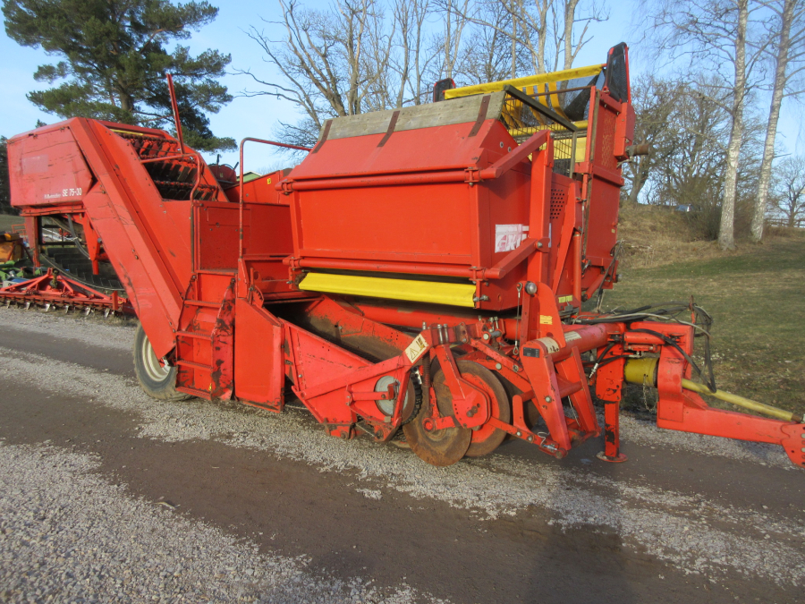 5797 Grimme SE75-30 potato harvester