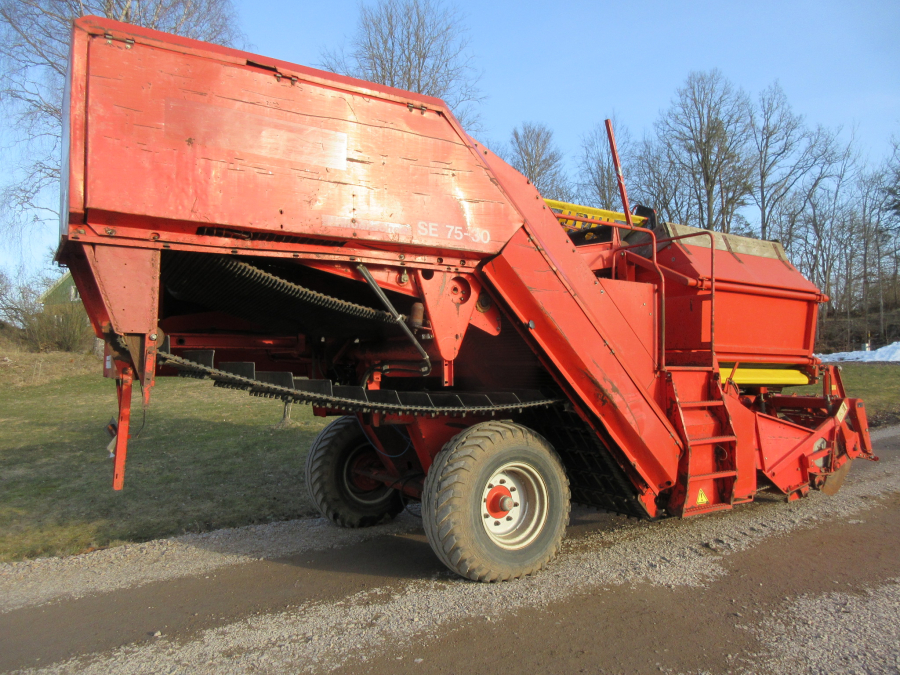 5797 Grimme SE75-30 potato harvester