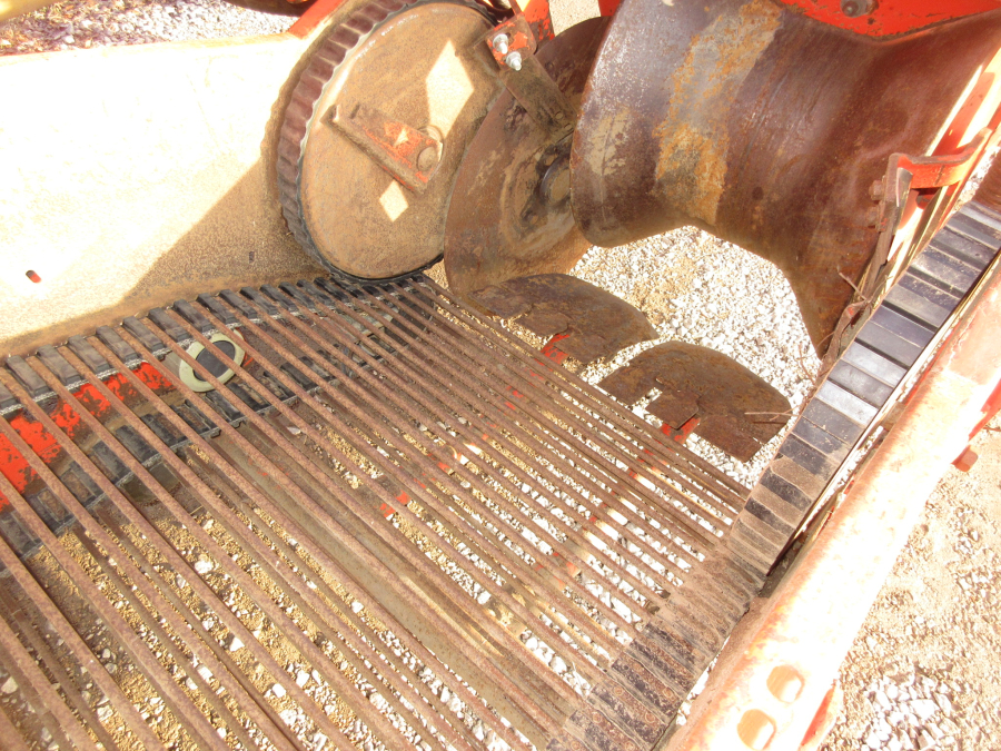 5797 Grimme SE75-30 potato harvester