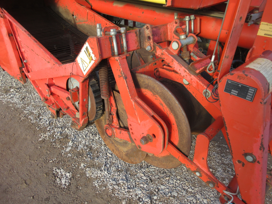 5797 Grimme SE75-30 potato harvester