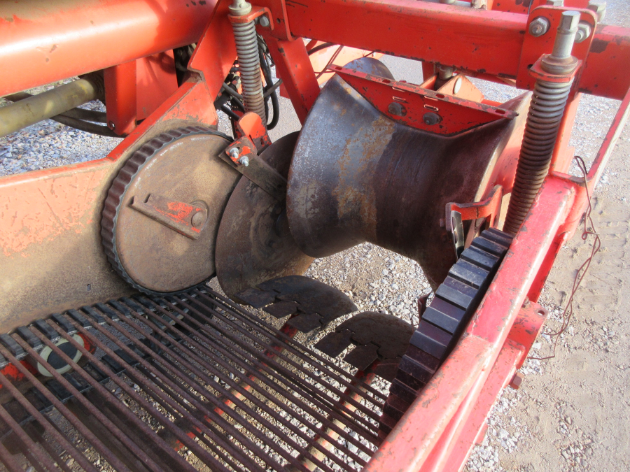 5797 Grimme SE75-30 potato harvester