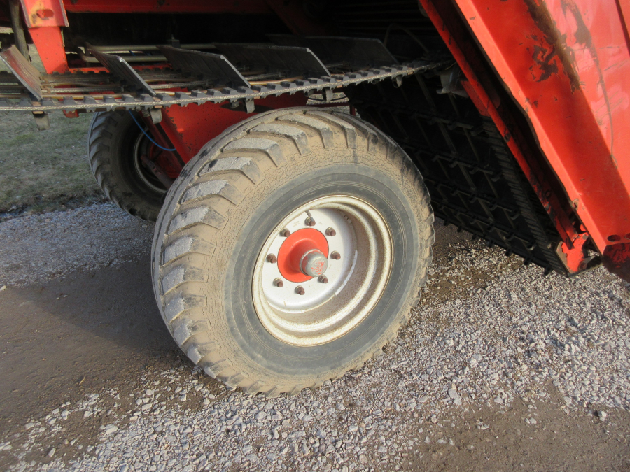 5797 Grimme SE75-30 potato harvester