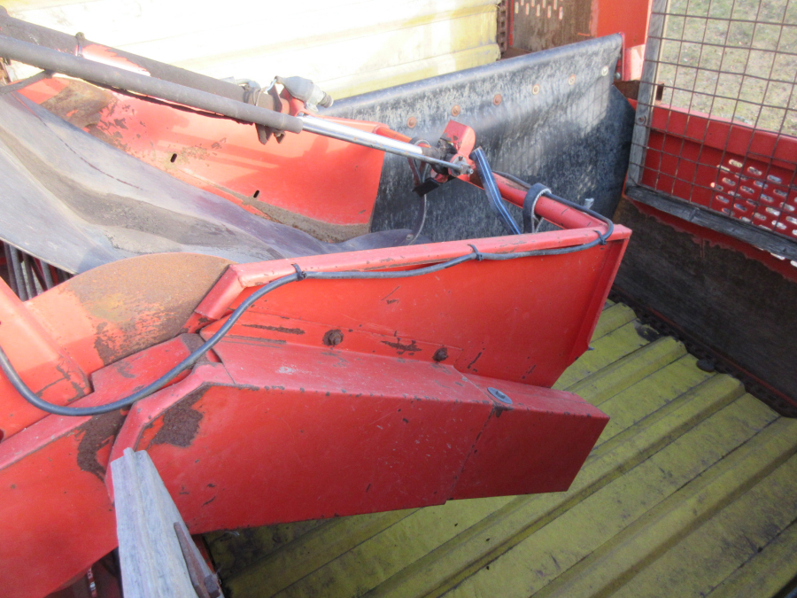 5797 Grimme SE75-30 potato harvester
