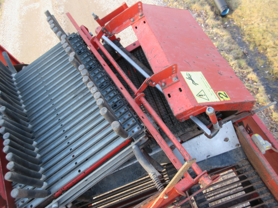 5797 Grimme SE75-30 potato harvester