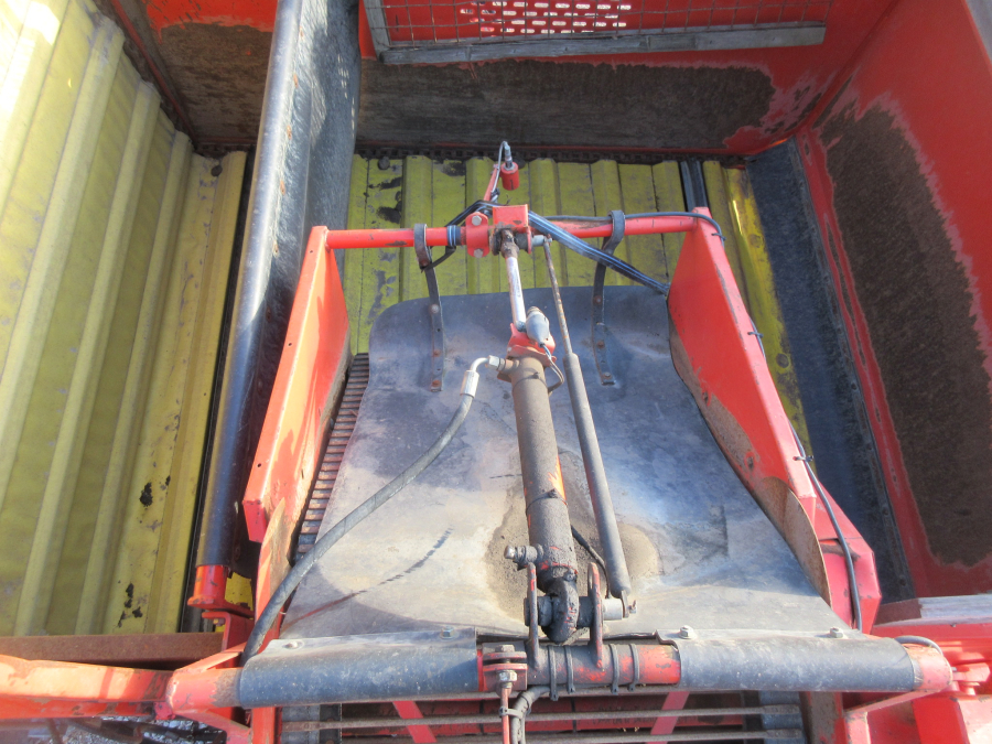 5797 Grimme SE75-30 potato harvester