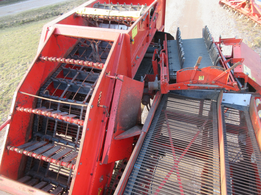 5797 Grimme SE75-30 potato harvester