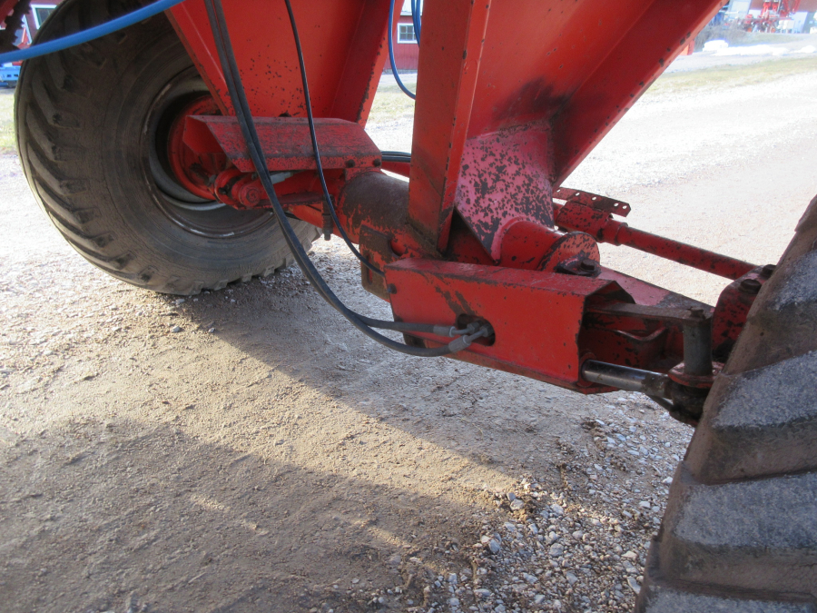 5797 Grimme SE75-30 potato harvester