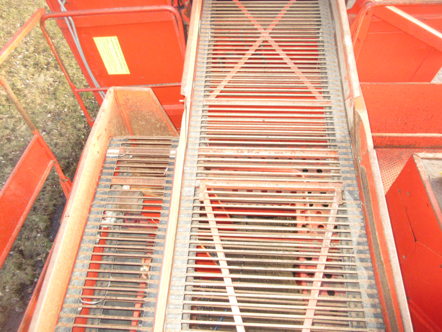 5797 Grimme SE75-30 potato harvester