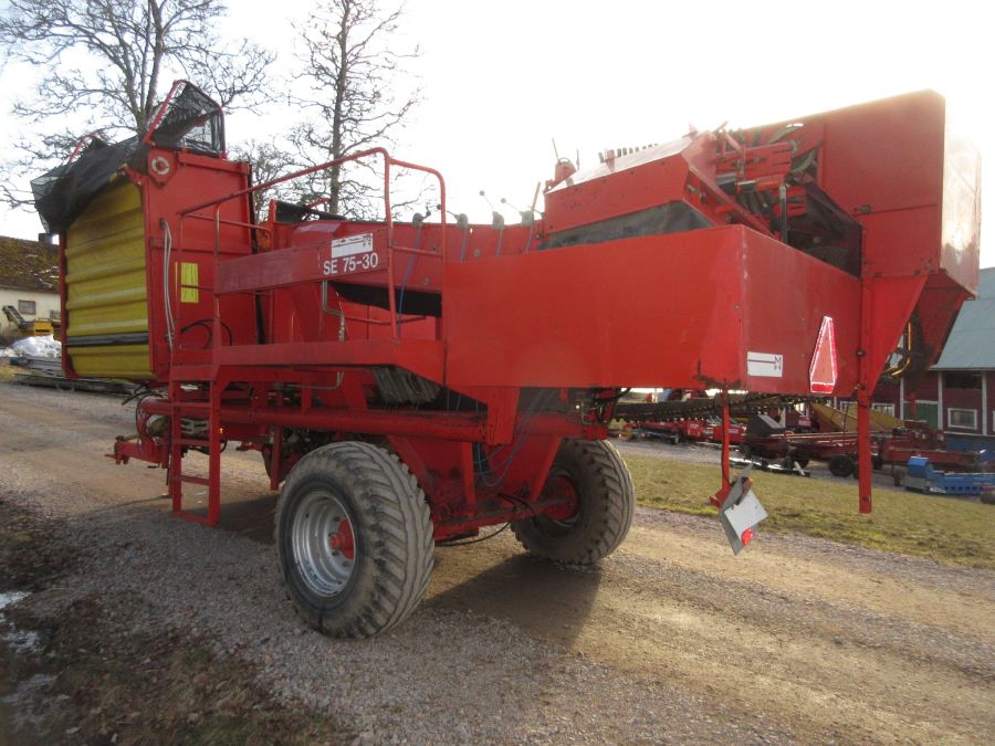 5797 Grimme SE75-30 potato harvester