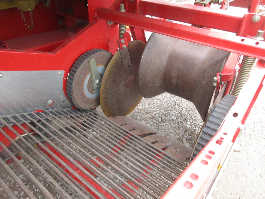5798 Grimme SE140 potato harvester