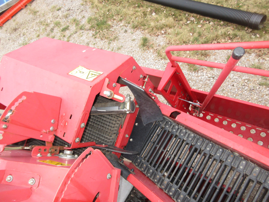 5798 Grimme SE140 potato harvester
