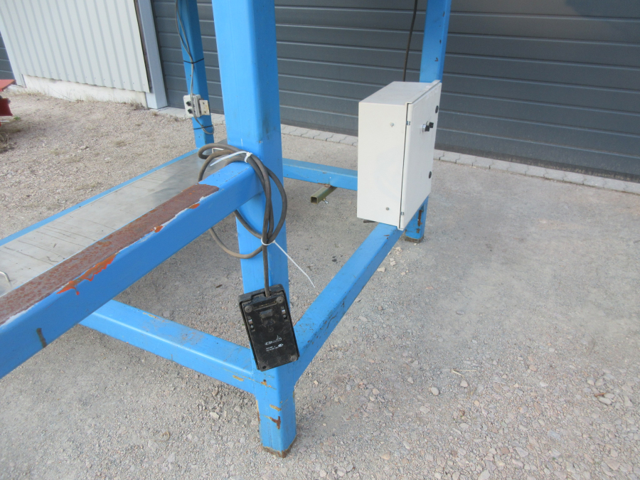 5811 Newtec 2009XB Wiege