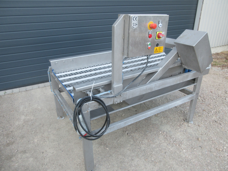 5819 Kronen vibratory feeder table