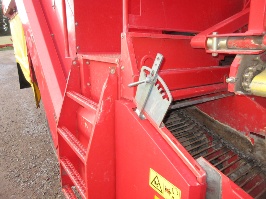5869 Grimme SE 75-30 Kartoffelroder