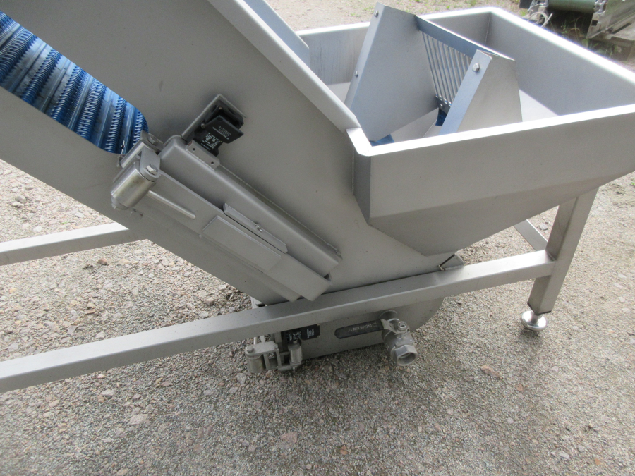 5921 Limas elevator 3700x400 mm ROSTFRITT UTFÖRANDE