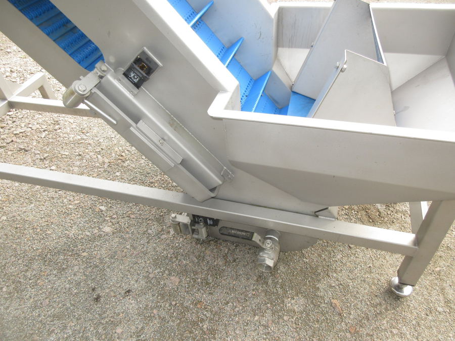 5921 Limas elevator 3700x400 mm ROSTFRITT UTFÖRANDE