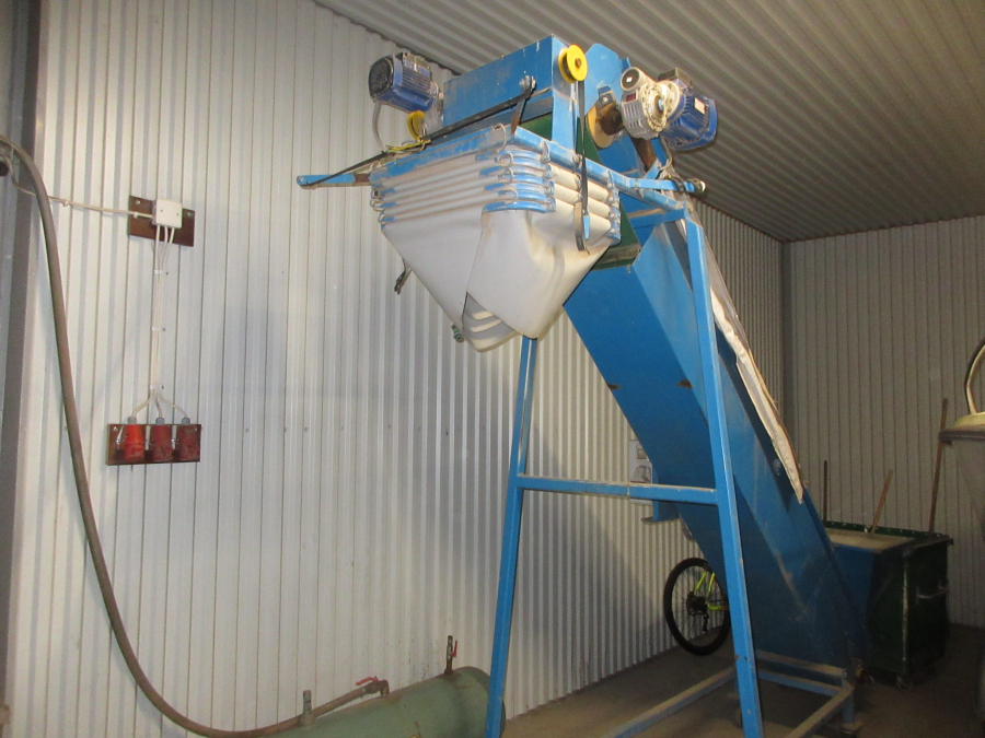 5958 Big bag filler with electric fall breaker