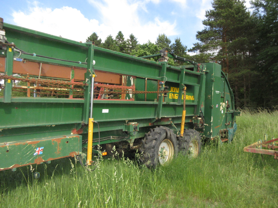 6061 Jones straw layer 9 bale