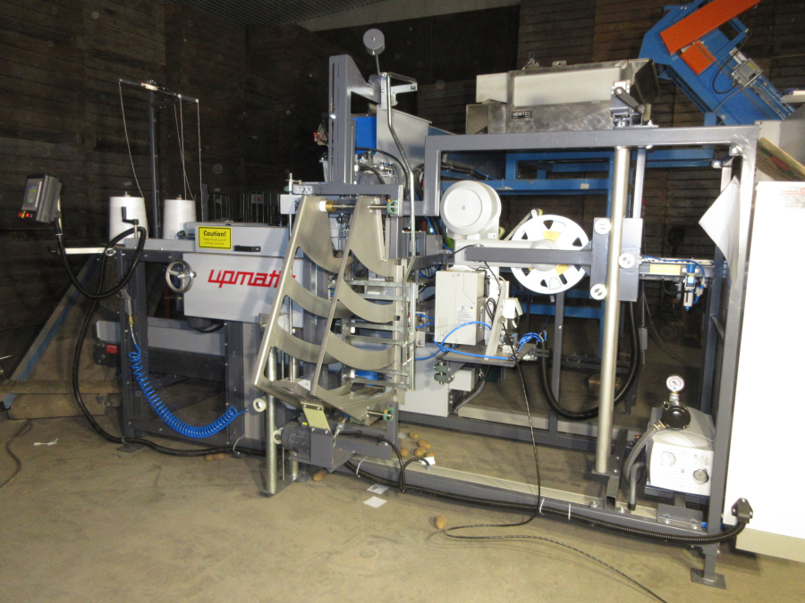 6069 Upmatic 4110 paper bagger