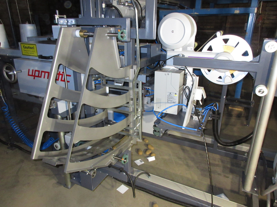 6069 Upmatic 4110 paper bagger