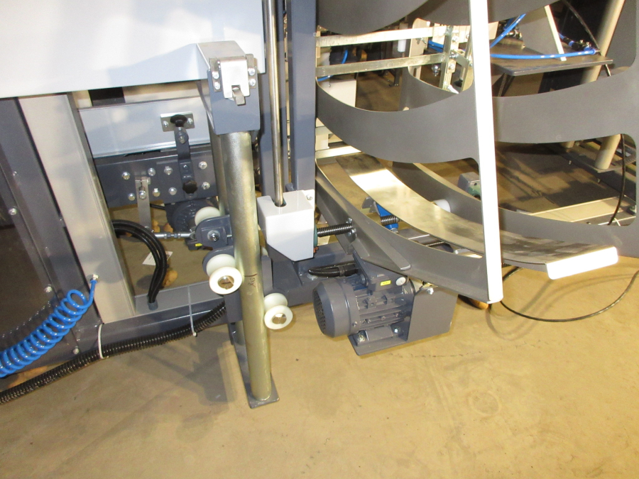 6069 Upmatic 4110 paper bagger