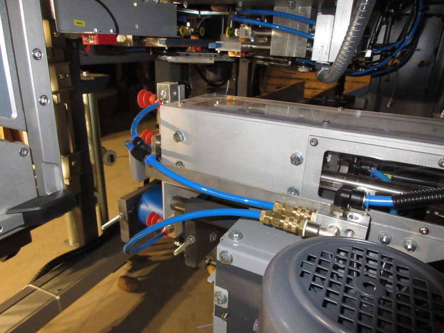 6069 Upmatic 4110 paper bagger