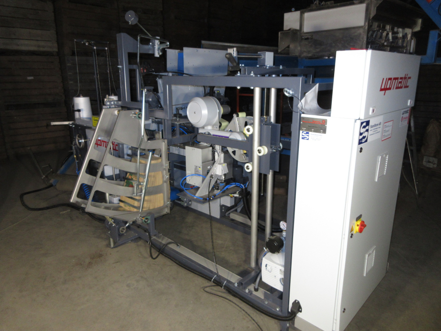 6069 Upmatic 4110 paper bagger