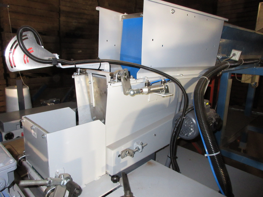 6069 Upmatic 4110 paper bagger
