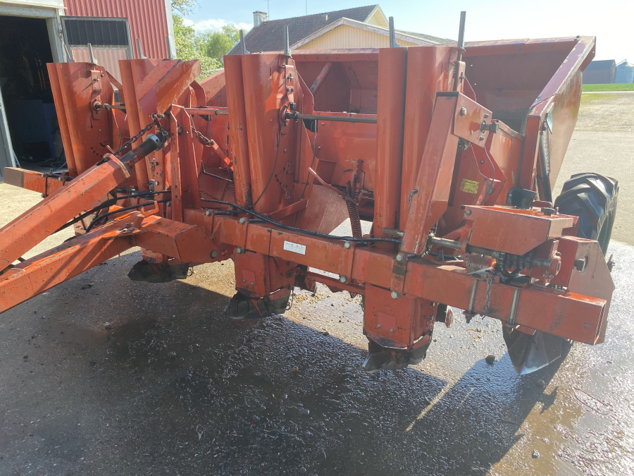 6076 Kverneland Underhaug UN3200 potatissättare