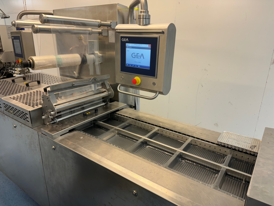 6111 GEA Thermoformer PowerPak ST420 year 2019 with printer. 