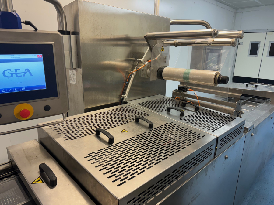 6111 GEA Thermoformer PowerPak ST420 year 2019 with printer. 