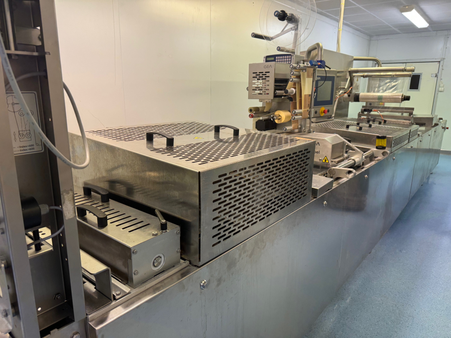 6111 GEA Thermoformer PowerPak ST420 year 2019 with printer. 
