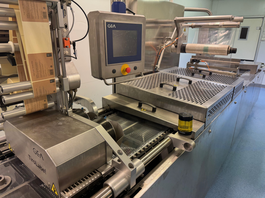 6111 GEA Thermoformer PowerPak ST420 year 2019 with printer. 