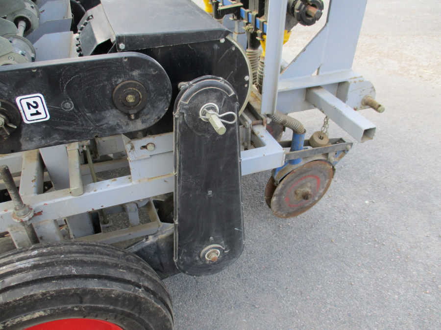 6121 Haarby Zwiebel Pflanzmaschine 3 Reihe