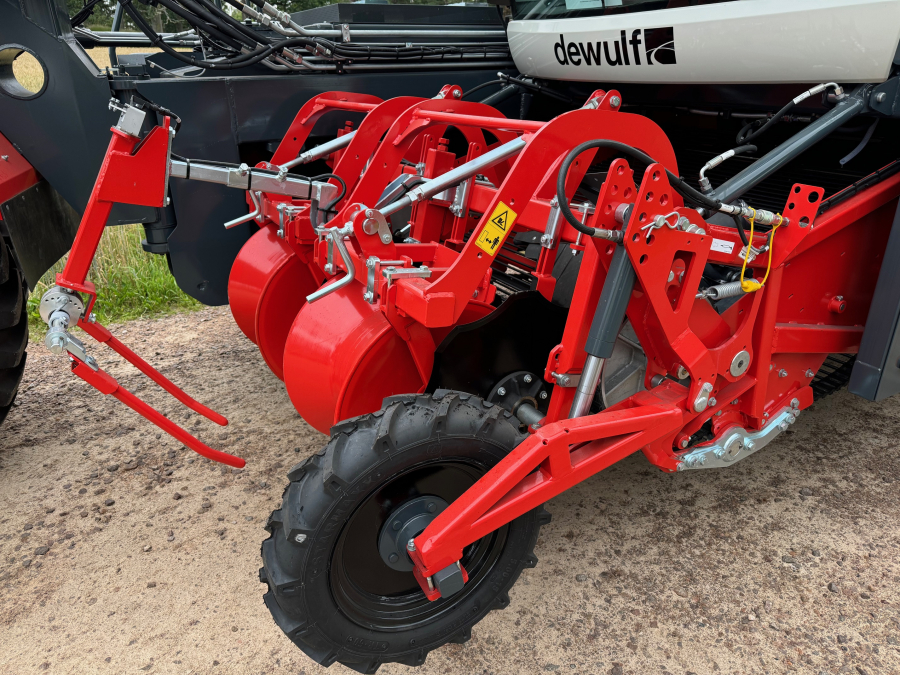 6161 Dewulf RQA3060 potato harvester