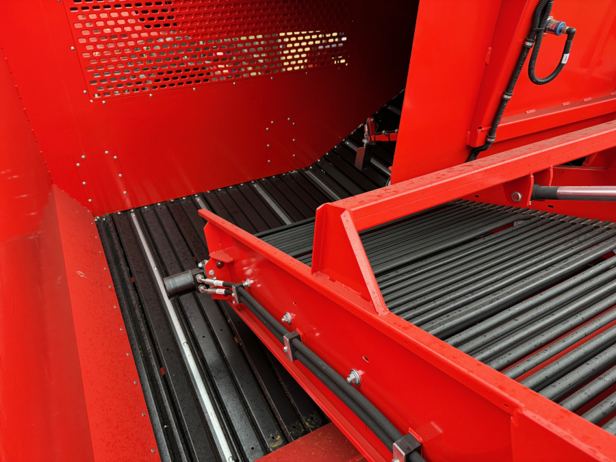 6161 Dewulf RQA3060 potato harvester