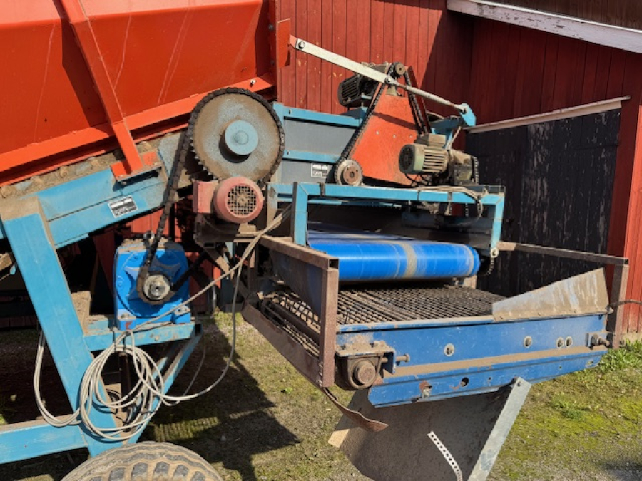 6188 EMVE receiving hopper with screen grader