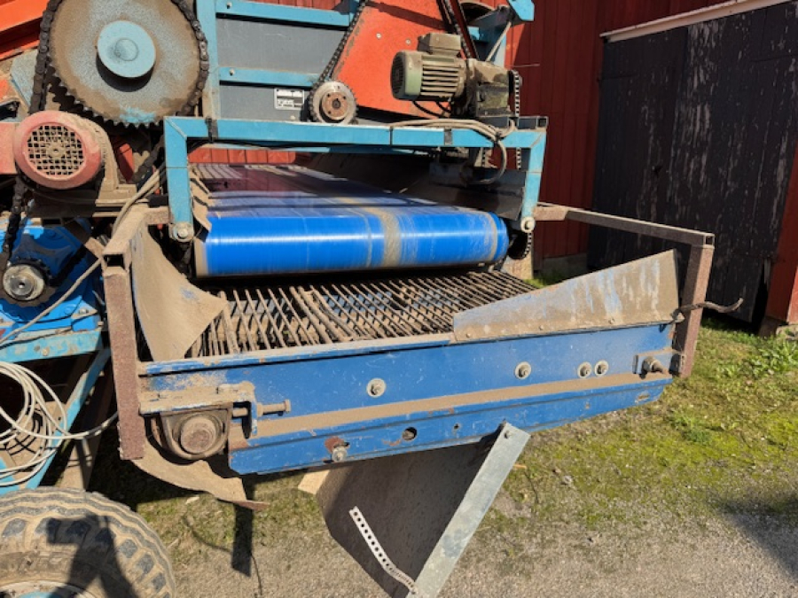 6188 EMVE receiving hopper with screen grader
