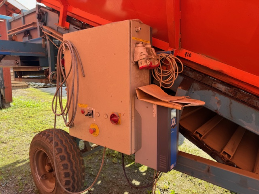 6188 EMVE receiving hopper with screen grader