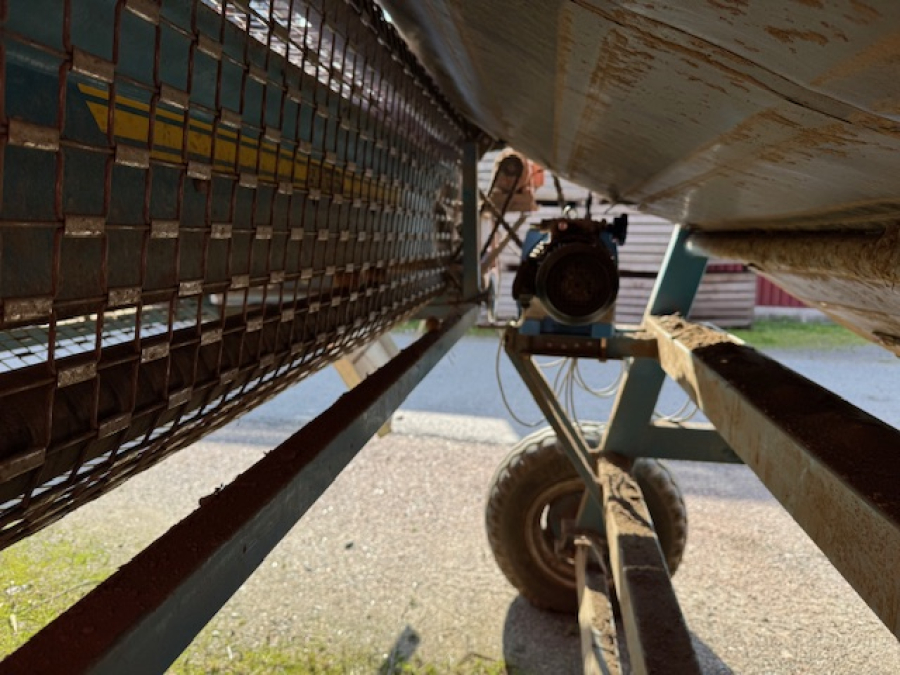 6188 EMVE receiving hopper with screen grader