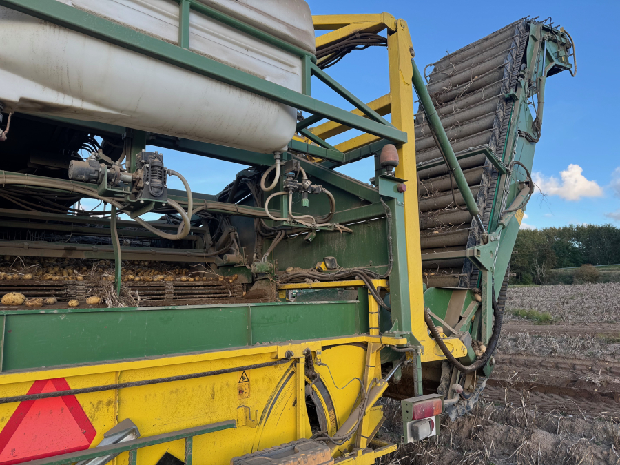 6202 Ploeger potato harvester 4 row with elevator