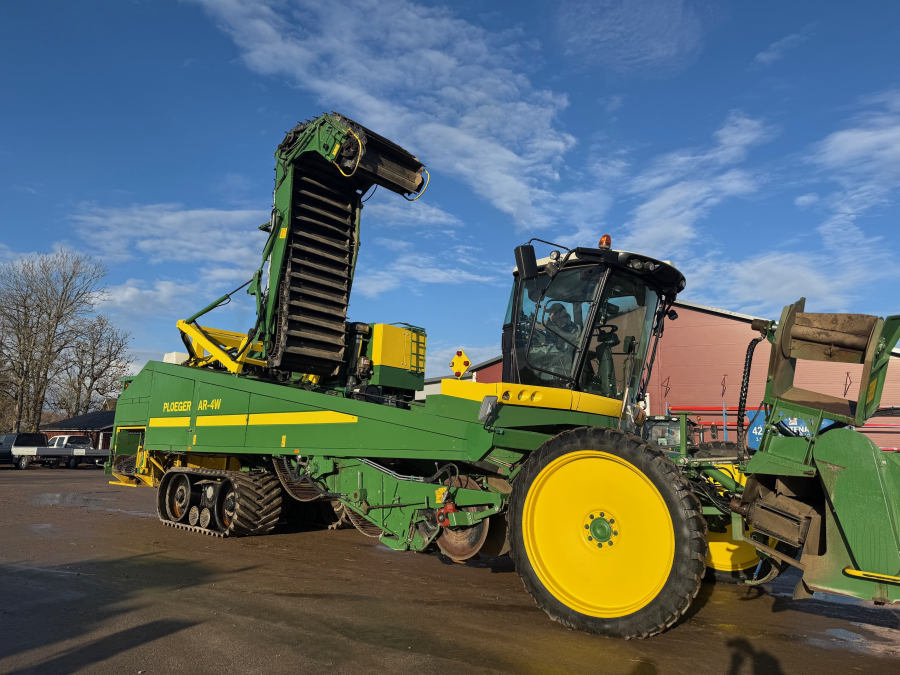 6202 Ploeger potato harvester 4 row with elevator