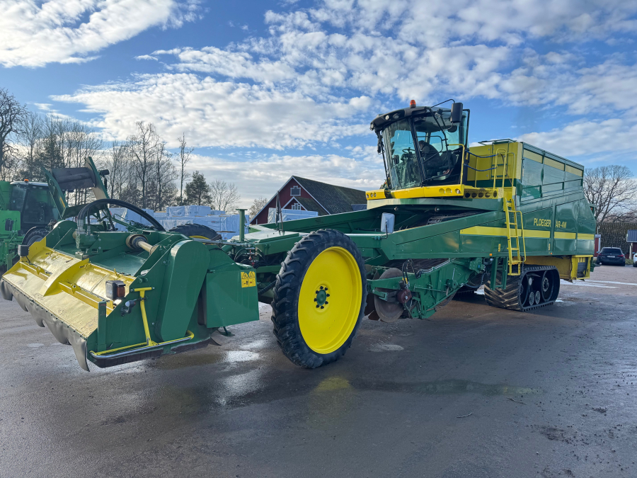 6202 Ploeger potato harvester 4 row with elevator