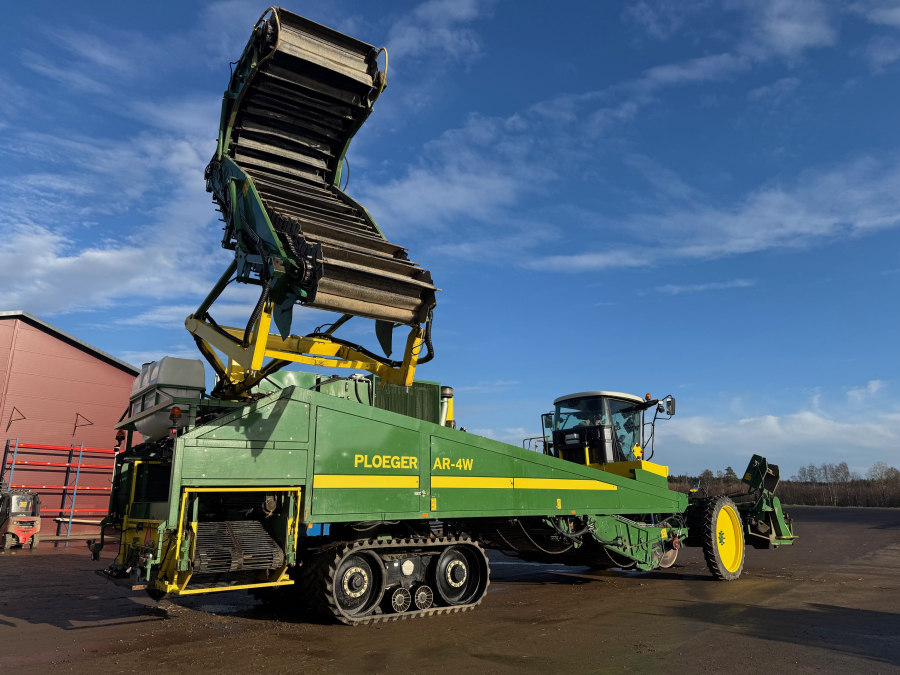 6202 Ploeger potato harvester 4 row with elevator