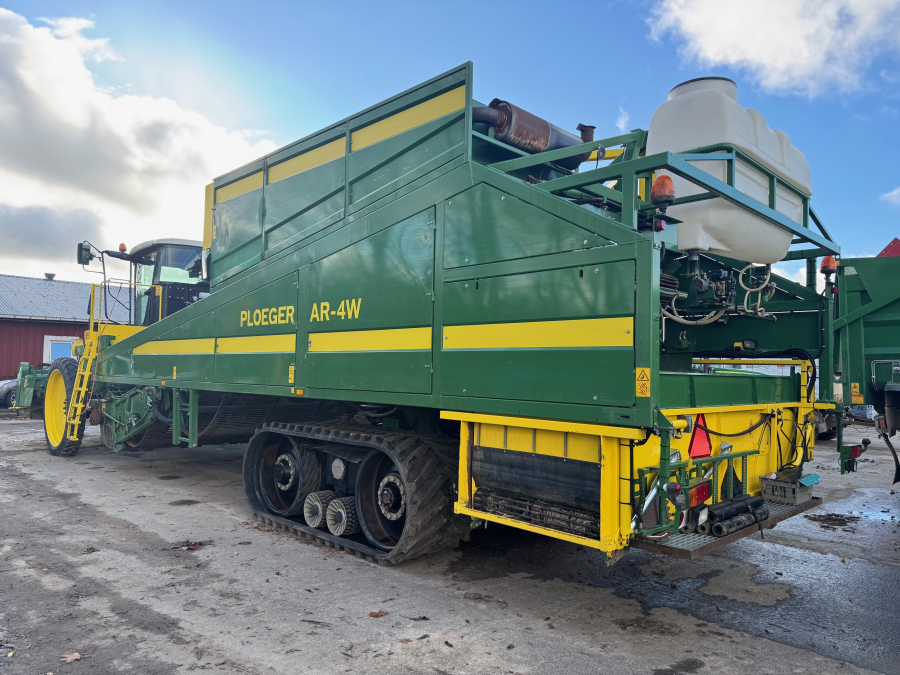 6202 Ploeger potato harvester 4 row with elevator