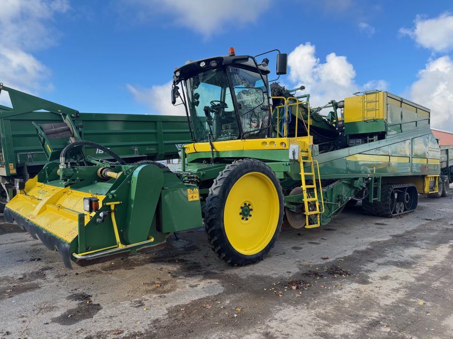 6202 Ploeger potato harvester 4 row with elevator