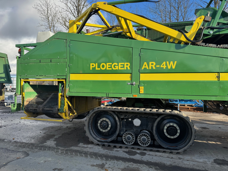 6202 Ploeger potato harvester 4 row with elevator